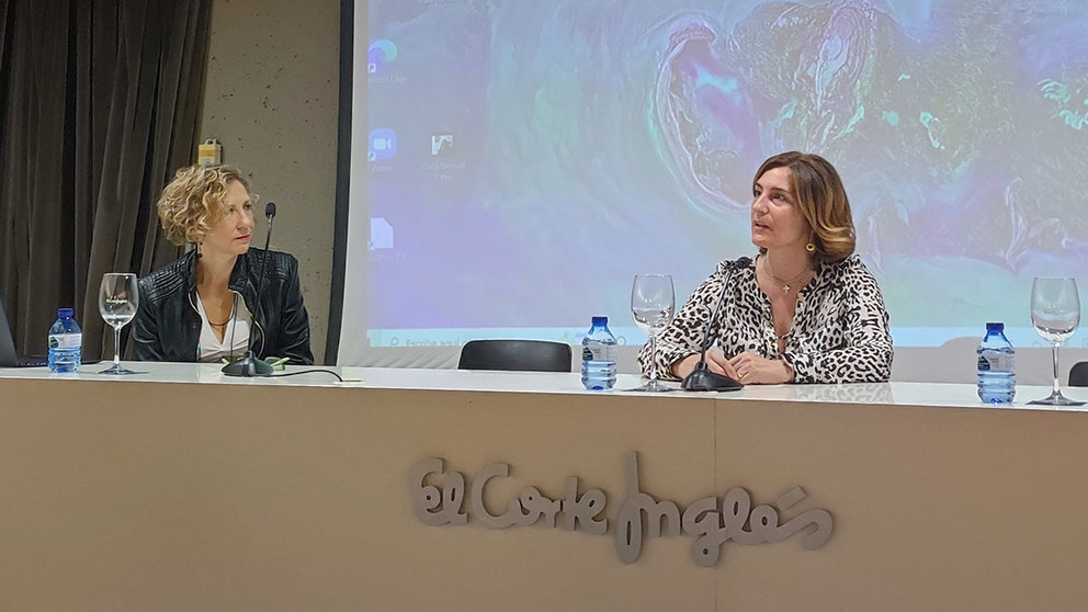Conferencia ''Nuevos tratamientos del cáncer de mama'' en El Corte Inglés. ANA BELÉN POZA