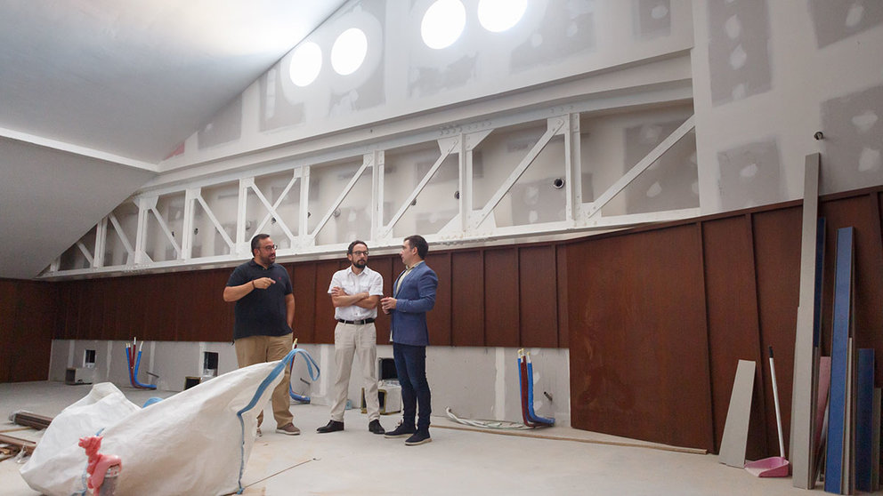 El vicepresidente Javier Remírez visita las obras en la tercera planta del Palacio de Navarra. GOBIERNO DE NAVARRA