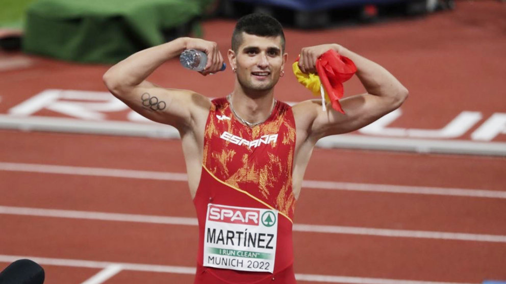 Asier Martínez celebra su medalla de oro en el Europeo de Munich. @atletismoRFEA.