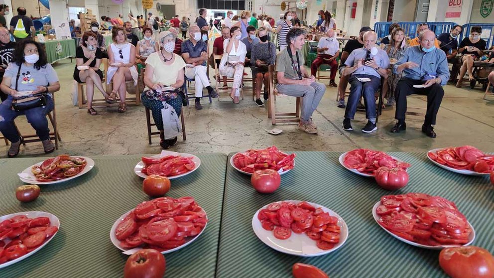 Feria del tomate en el EKOmercado de Pamplona. CEDIDA