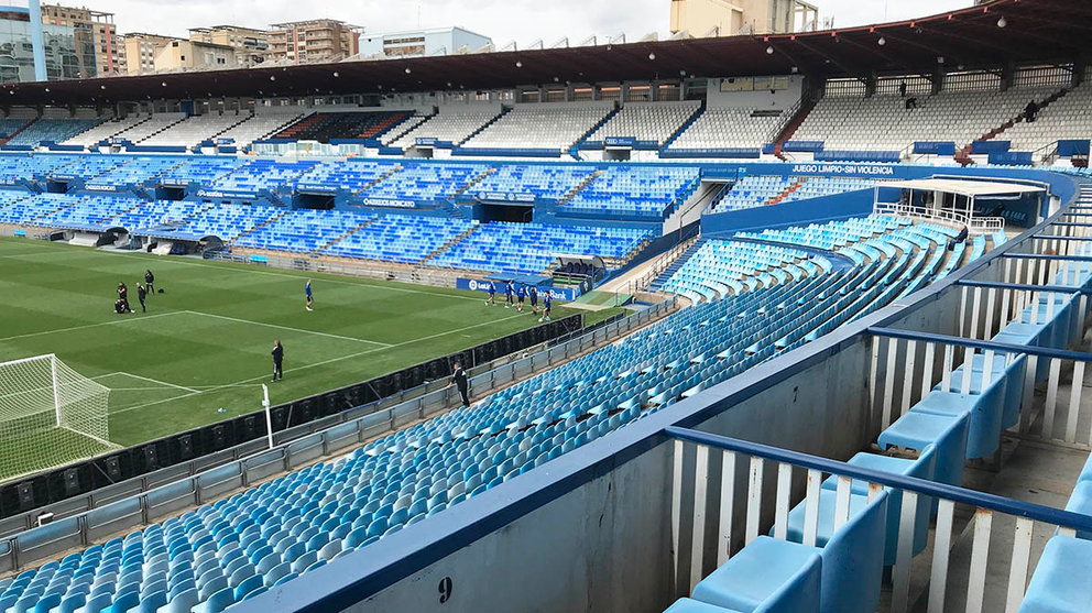 Estadio de La Romareda de Zaragoza con las gradas en primer plano
EUROPA PRESS.
