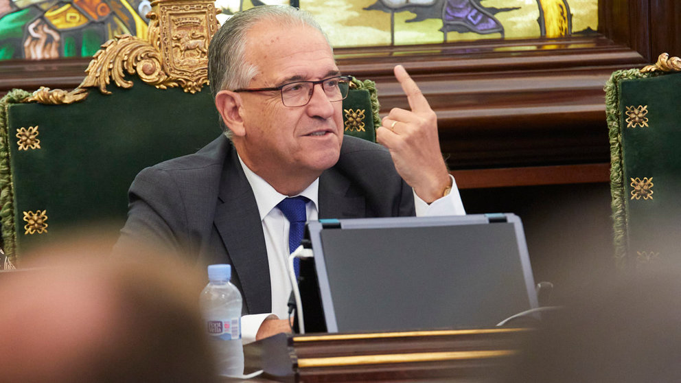 Pleno del Ayuntamiento de Pamplona en el que, entre otras cuestiones, se han debatido iniciativas relacionadas con los incidentes ocurridos en Sanfermines en la calle Curia. IÑIGO ALZUGARAY