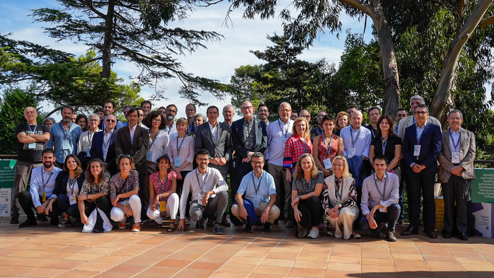 Foto de familia de los investigadores participantes en el encuentro en Cap Roig. CEDIDA