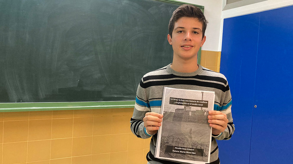 El alumno de Segundo de Bachillerato del IES Ribera del Arga de Peralta, Nicolás Sanz Irisarri, ha obtenido el segundo premio en el concurso de Historia para Jóvenes Eustory-Iberia. CEDIDA