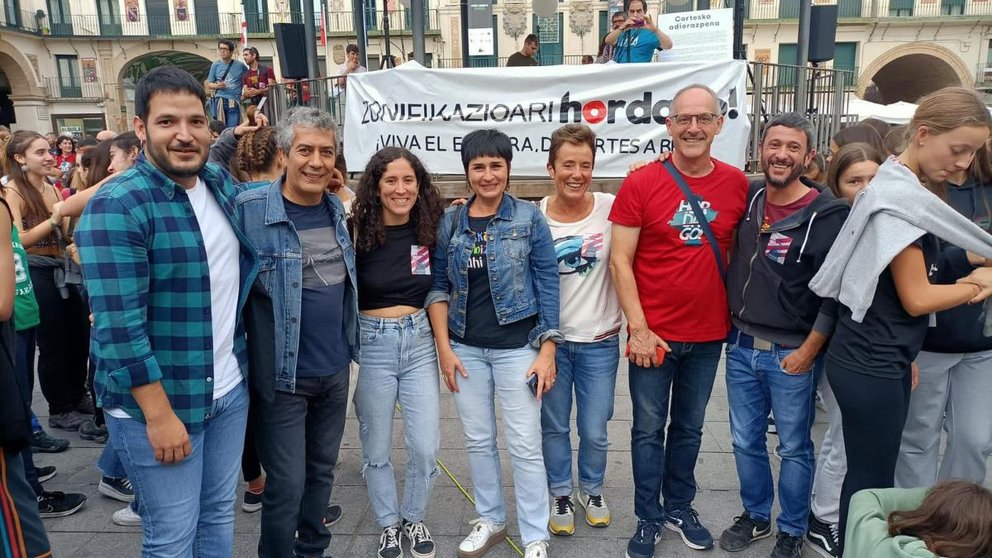 Los abertzales de EH Bildu, durante la manifestación en Tudela para exigir la imposición del euskera en la Ribera.