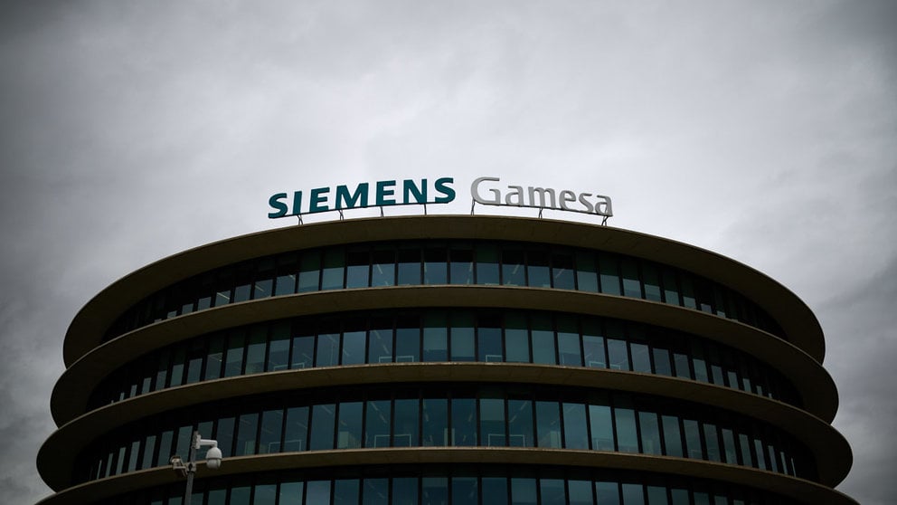 Concentración convocada por ELA en Siemens Gamesa "por la estabilidad en el empleo y la defensa de las condiciones laborales".  PABLO LASAOSA