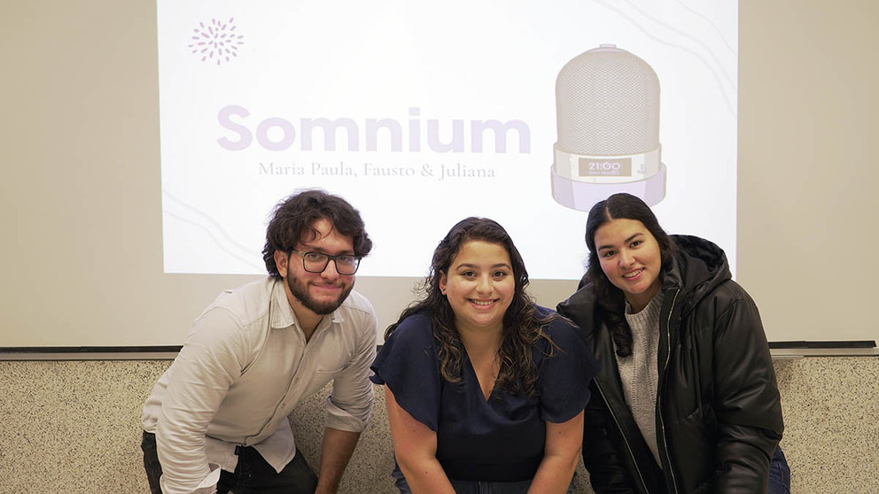 Juliana Mira, Fausto Padilla y  María Paula Flores, autores del proyecto Somnium. UNIVERSIDAD DE NAVARRA