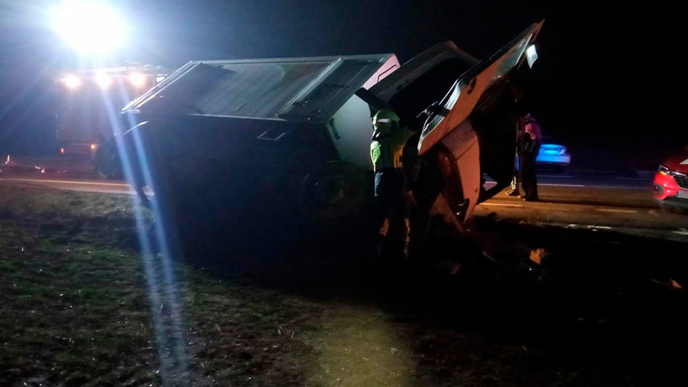 Trasladado al Hospital de Estella un camionero tras sufrir un accidente en Cárcar. BOMBEROS DE NAVARRA