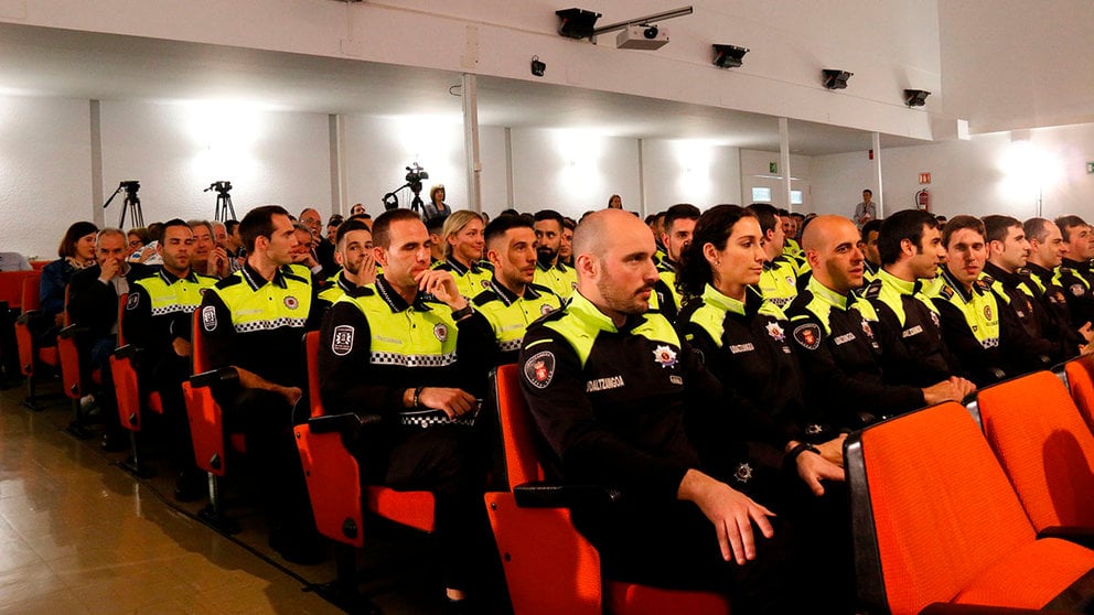 Acto de entrega de diplomas a nuevos policías locales celebrado en Vitoria. AYUNTAMIENTO DE VITORIA - GASTEIZ