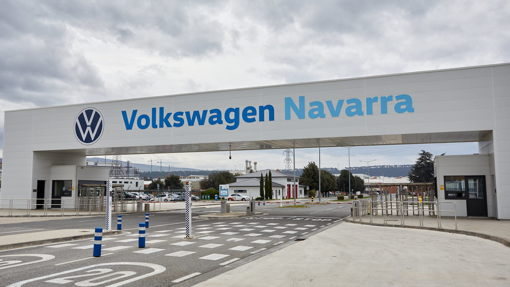 El comité de empresa de Volkswagen Navarra analiza sobre la situación actual del proyecto de construcción de la fábrica de baterías en la planta de Landaben. IÑIGO ALZUGARAY