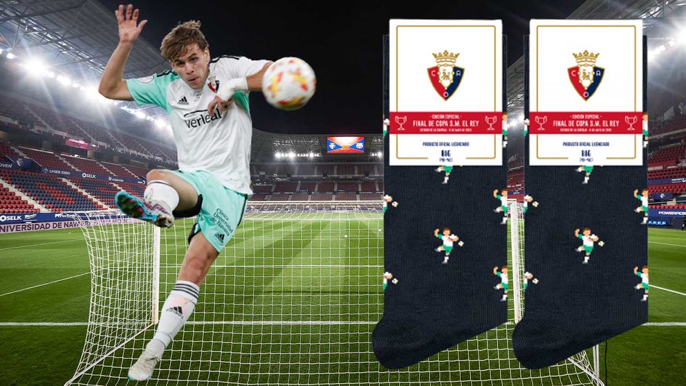 Pablo Ibáñez en el momento de marcar el gol en San Mamés junto a los calcetines que recuerdan el momento.