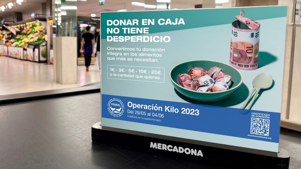 Cartelería en tienda Mercadona de la Operación Kilo 2023. MERCADONA