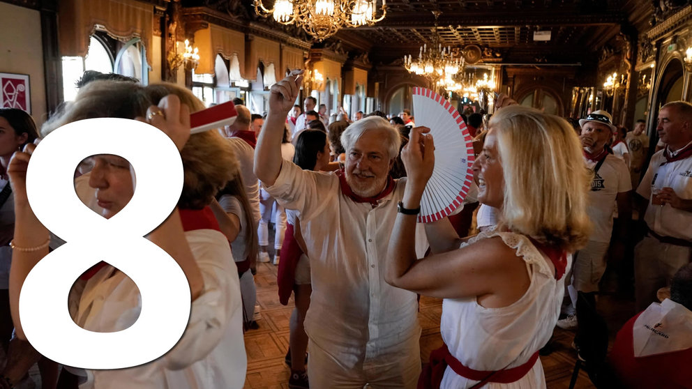 Animado baile de la alpargata en San Fermín 2022 REUTERS Vincent West