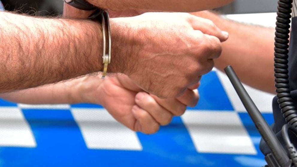 Imagen de una detención realizada por la Policía Municipal de Pamplona. POLICÍA MUNICIPAL DE PAMPLONA