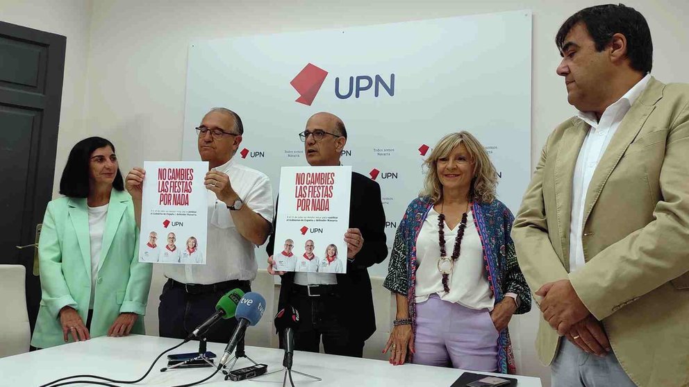 Los candidatos de UPN al Congreso y al Senado durante la presentación del a campaña electoral que llevarán a cabo en San Fermín. EUROPAPRESS