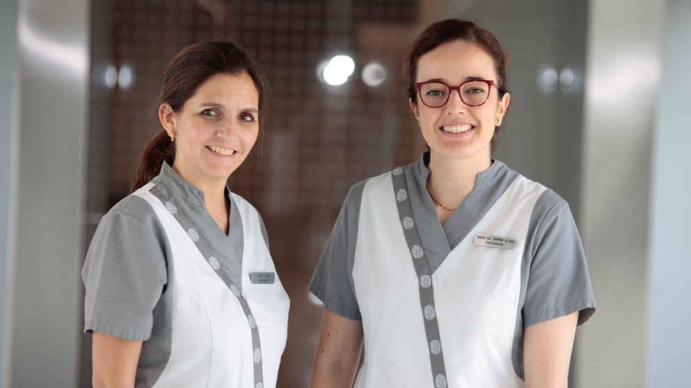 Las enfermeras Loreto Rubio y Carmen Alfaro. UNIVERSIDAD DE NAVARRA