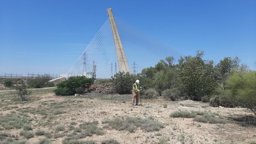 Adif arranca la construcción del viaducto sobre el río Ebro para el corredor navarro de alta velocidad. - ADIF AV