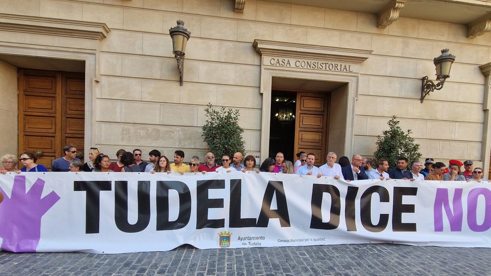 Concentración en Tudela de condena a la última violación ocurrida en la capital ribera. AYUNTAMIENTO DE TUDELA