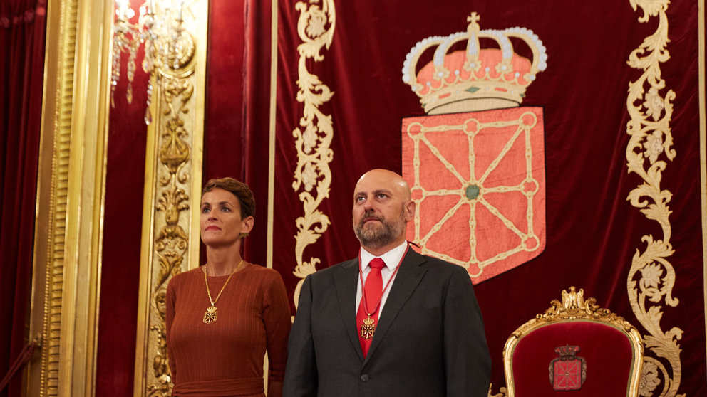 Acto de toma de posesión de José Luis Arasti como consejero de Economía y Hacienda, con la presencia de la presidenta María Chivite, en el Salón del Trono del Palacio de Navarra. IÑIGO ALZUGARAY