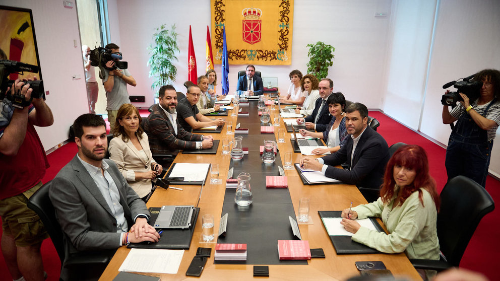 Mesa y Junta de Portavoces del Parlamento de Navarra. PABLO LASAOSA