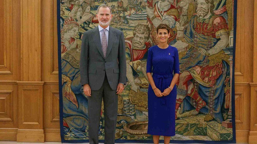 MADRID, 22/09/2023.- El rey Felipe VI y la presidenta de Navarra, María Chivite, posan para los fotógrafos antes de mantener un encuentro este viernes en el Palacio de la Zarzuela. EFE/ Juan Carlos Hidalgo
