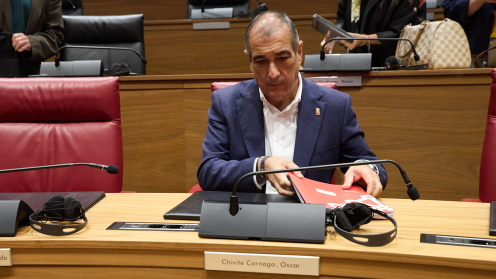 Óscar Chivite en el pleno del Parlamento de Navarra. IÑIGO ALZUGARAY