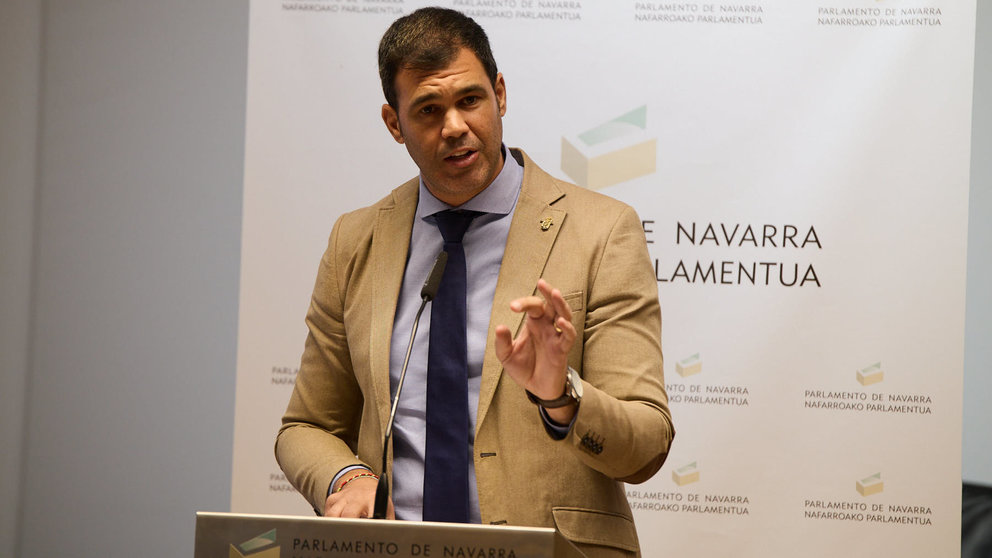 El presidente del PP de Navarra y portavoz del grupo parlamentario, Javier García, ofrece una rueda de prensa para tratar temas de actualidad parlamentaria. IÑIGO ALZUGARAY