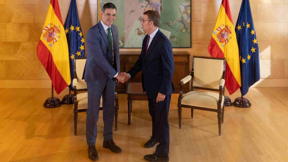 Un encuentro anterior entre Pedro Sánchez y Alberto Núñez Feijóo. EUROPA PRESS