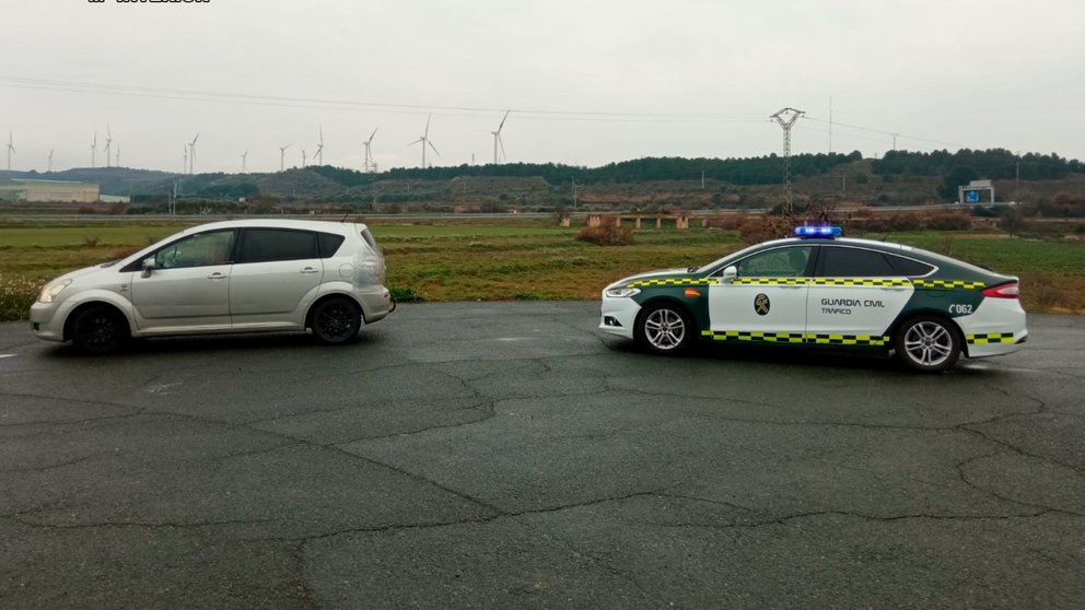 La Guardia Civil intercepta en La Rioja a un navarro conduciendo muy rápido. GUARDIA CIVIL