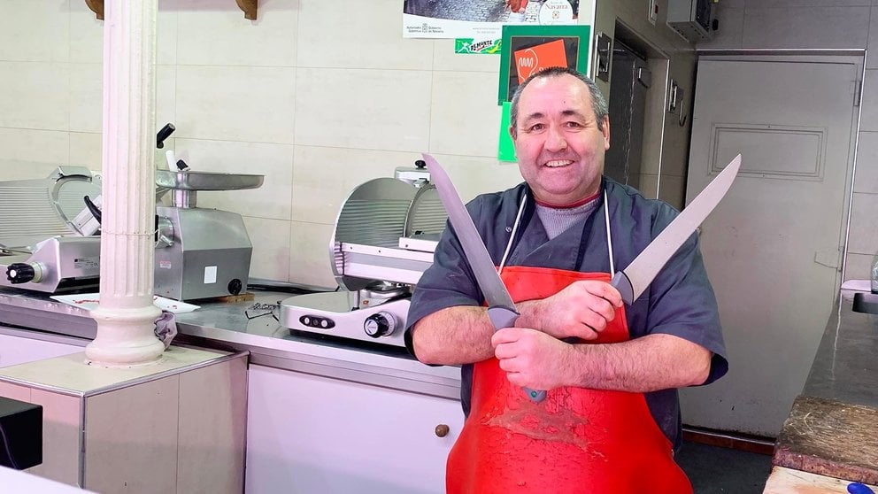 Koldo en su carnicería del mercado de Santo Domingo en Pamplona. Navarra.com