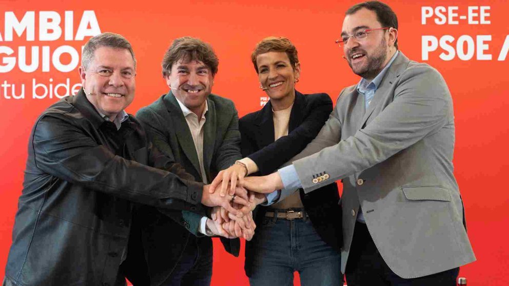 Los tres presidentes de comunidad socialistas, García Paje, Chivite y Barbón apoyando al candidato socialista a lehendakari, Eneko Andueza. PSN