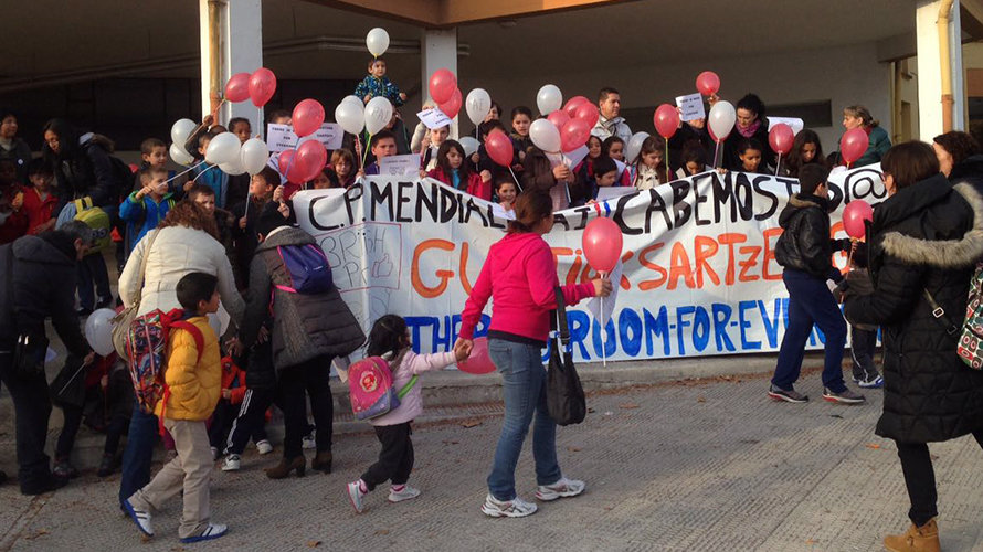 Padres y niños salen a la calle en defensa del inglés ante los ataques del Gobierno de Barkos