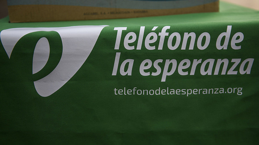 Pamplona y el Teléfono de la Esperanza lanzan un taller para paliar la soledad de los adolescentes