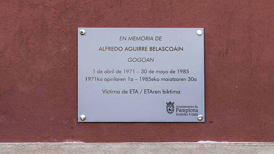 El problema de las placas de víctimas de ETA colocadas por Bildu en Pamplona