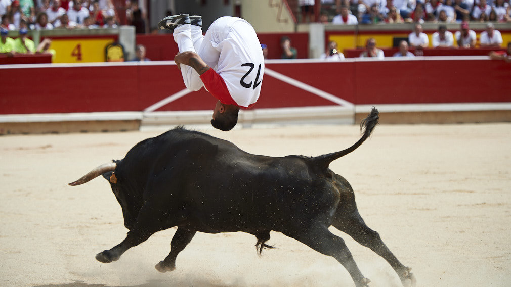 Concurso de recortadores de las fiestas de San Fermín de 2019 en la plaza de toros. MIGUEL OSÉS