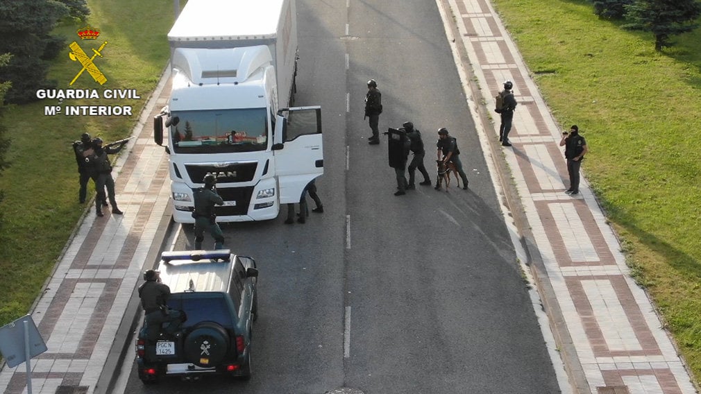 El espectacular vídeo en el que más de una docena de agentes fuertemente armados detienen al yihadista en Pamplona