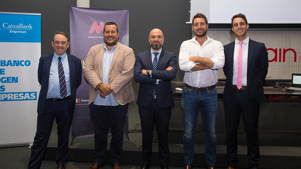 José Antonio Bravo, Miguel Ángel Barea, Jon Somocueto, Alejandro Salas y Pedro Benítez, en la jornada dedicada al Blockchain en Pamplona CEDIDA