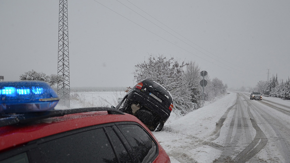 El temporal complica la circulación y provoca varios accidentes en diferentes puntos de Navarra