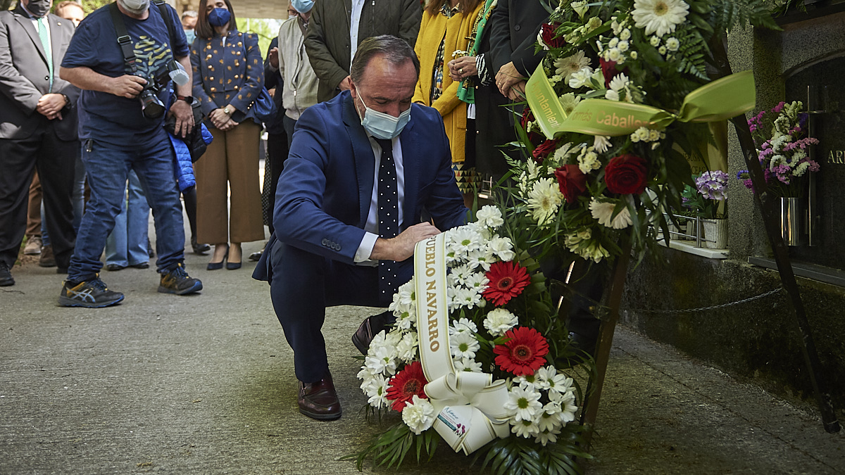 [GALERÍA] Un doloroso recuerdo: homenaje al concejal Caballero, asesinado por ETA en Pamplona
