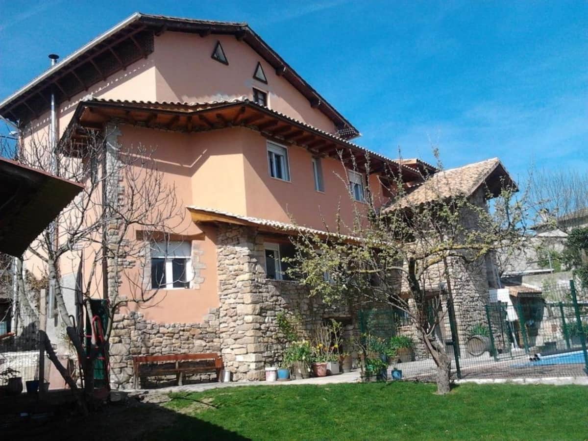 Mejores casas rurales con piscina Navarra: Casa rural Landa. Foto: Booking