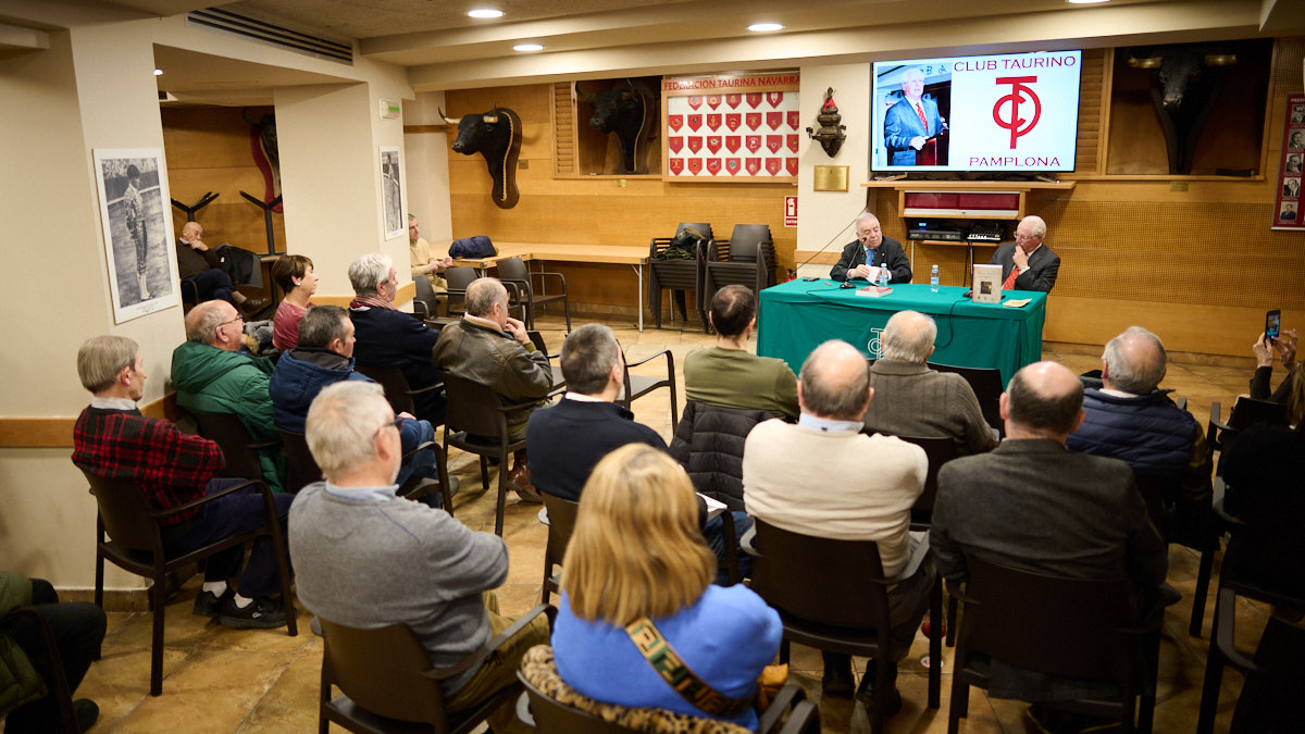 Primera charla por el 75 aniversario del Club Taurino de Pamplona. PABLO LASAOSA